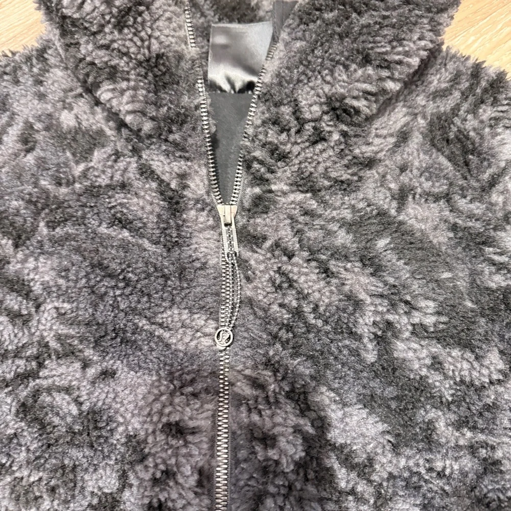 lululemon athletica Black Teddy Jacket - Picture 2 of 5